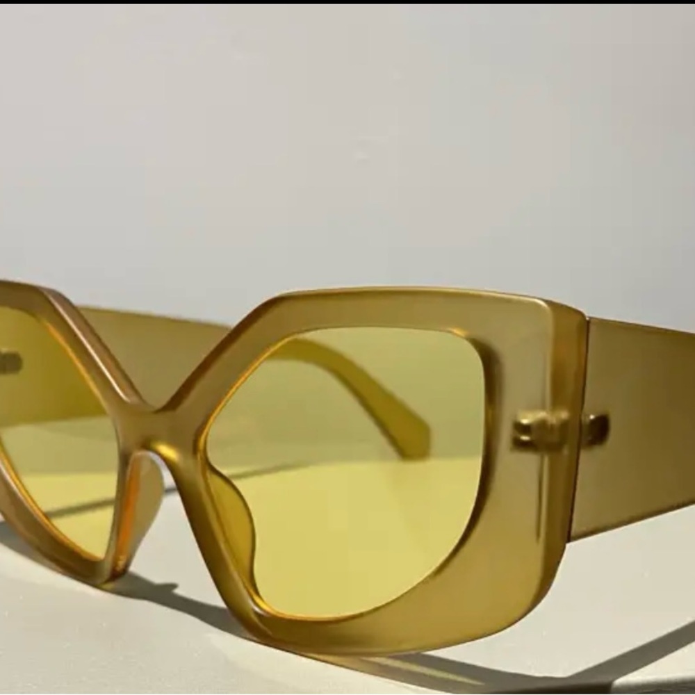 Oversized cat eye Y2k sunglasses